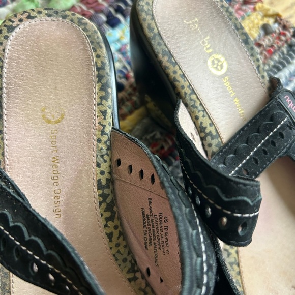 Jambu Black Sandals with Perforated Design and Arch Support - Picture 3 of 15